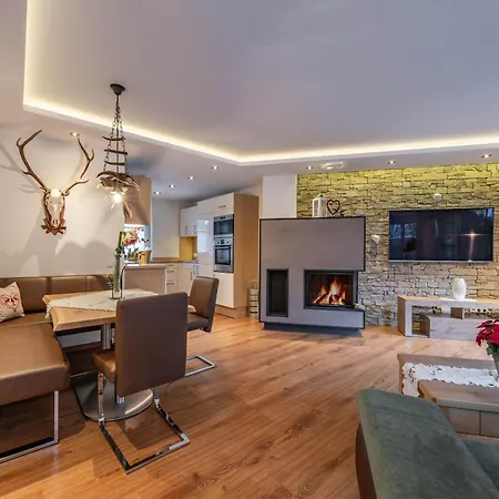 Perauer Apartment *